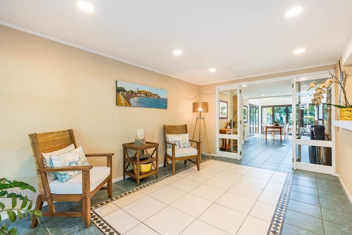 Emerald Inn on Takapuna Beach