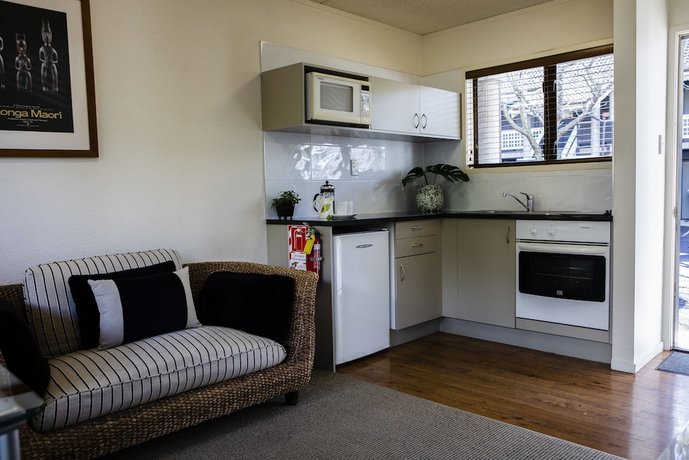 Emerald Inn on Takapuna Beach