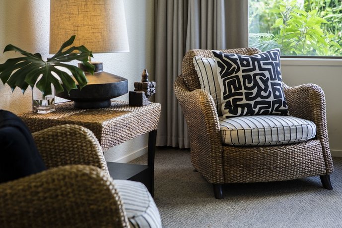 Emerald Inn on Takapuna Beach