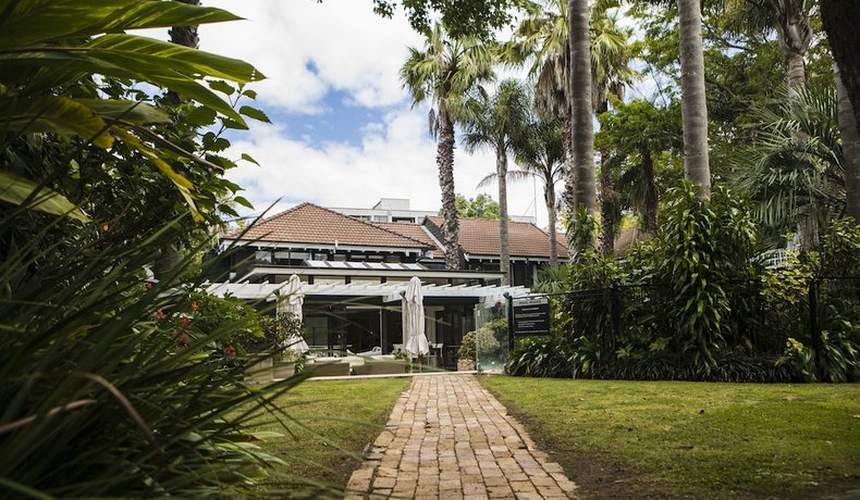 Emerald Inn on Takapuna Beach
