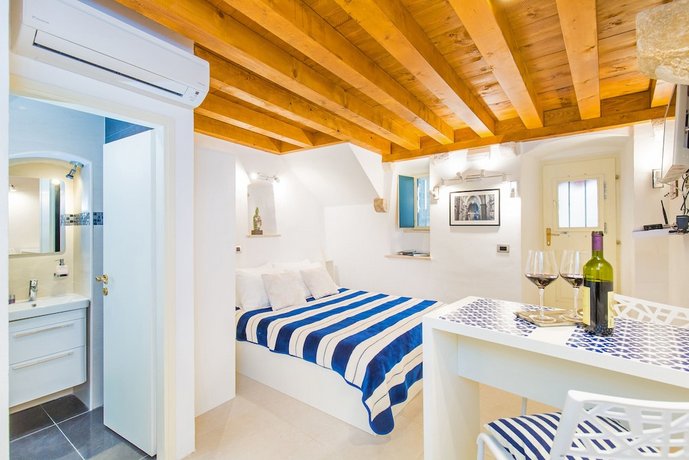 Apartments and Room Le Petit Nono