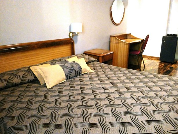 Tritone Hotel