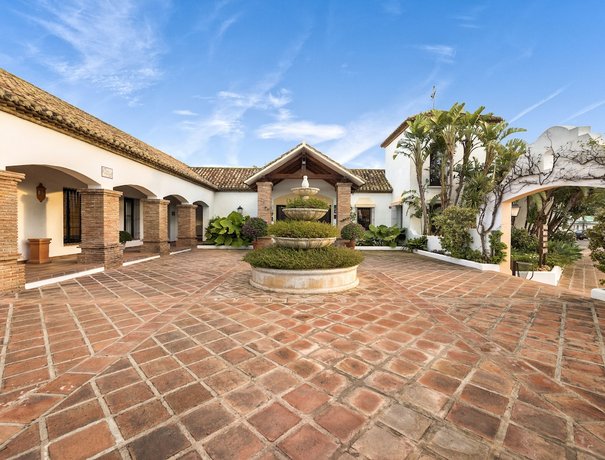 La Cala Resort