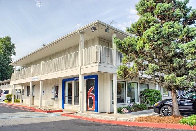 Motel 6 Seattle South