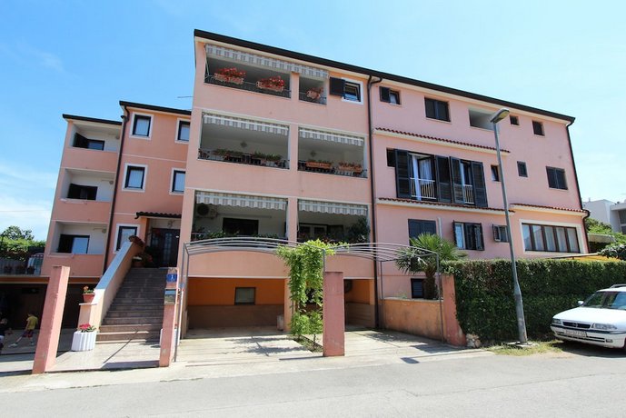 Apartments Romano
