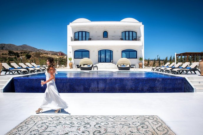 Wine Dark Sea Villa Santorini