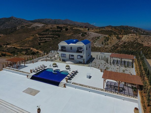 Wine Dark Sea Villa Santorini