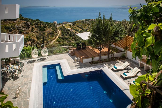 Wine Dark Sea Villa Artemis