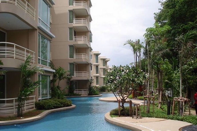 Baan San Ploen Condominium by Renvio
