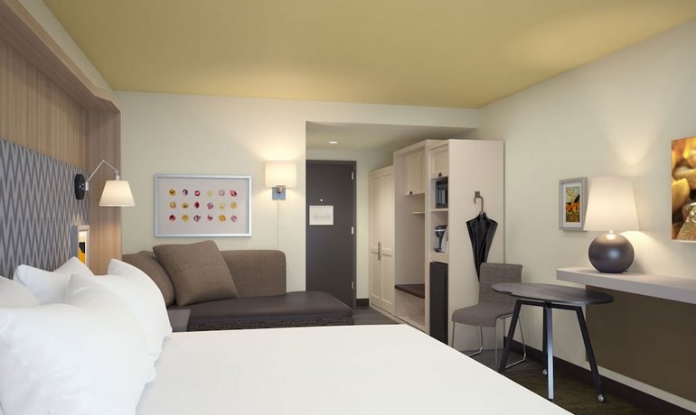 Holiday Inn Orlando International Airport