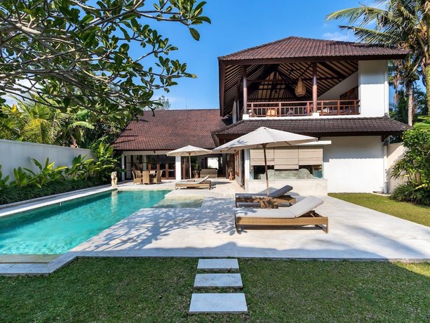 Villa Candi Kecil Empat