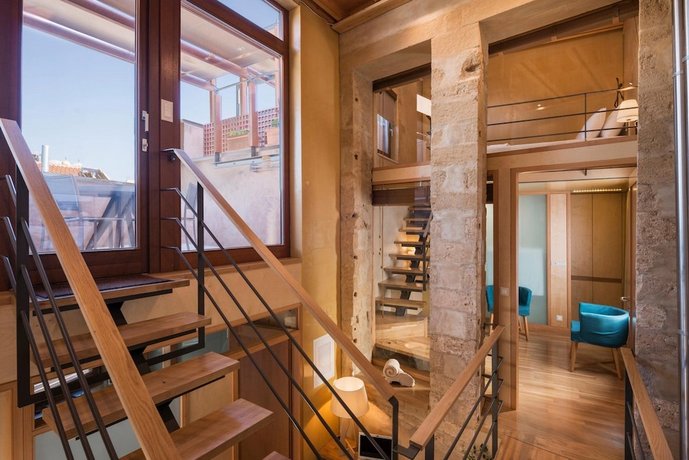 Neoria Houses