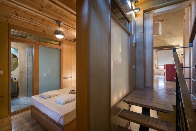 Neoria Houses