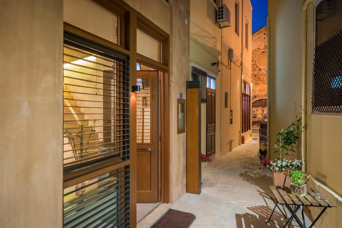Neoria Houses