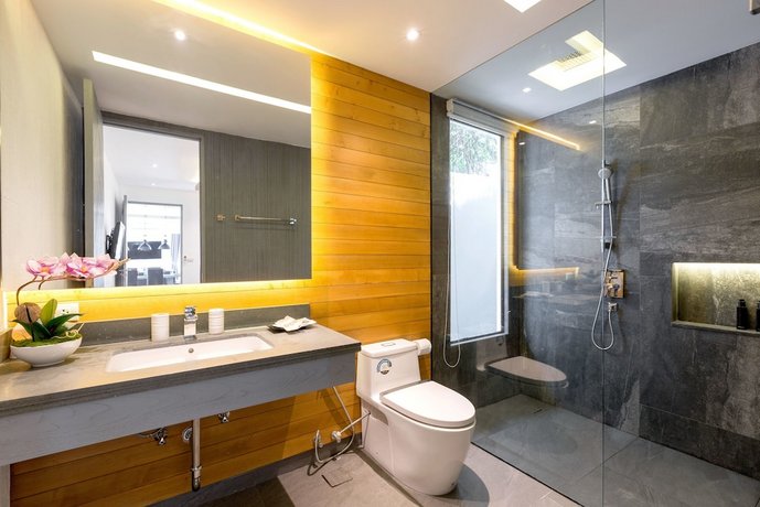 Karon Beach Pool Villa 2