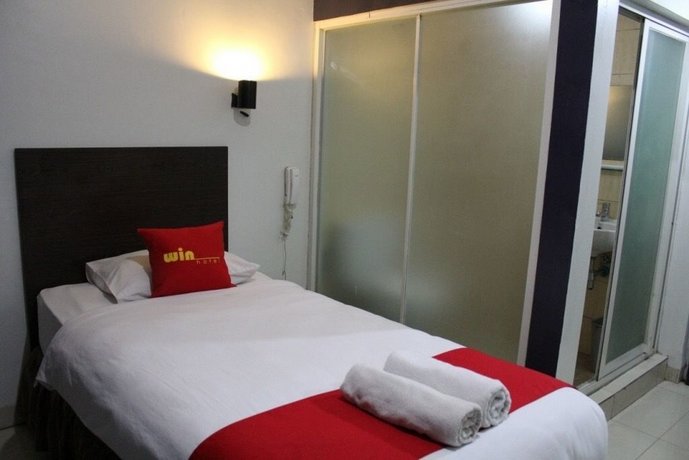 Win Hotel Blok M