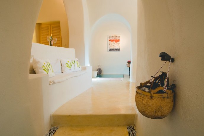 Flora's House & Cave Winery