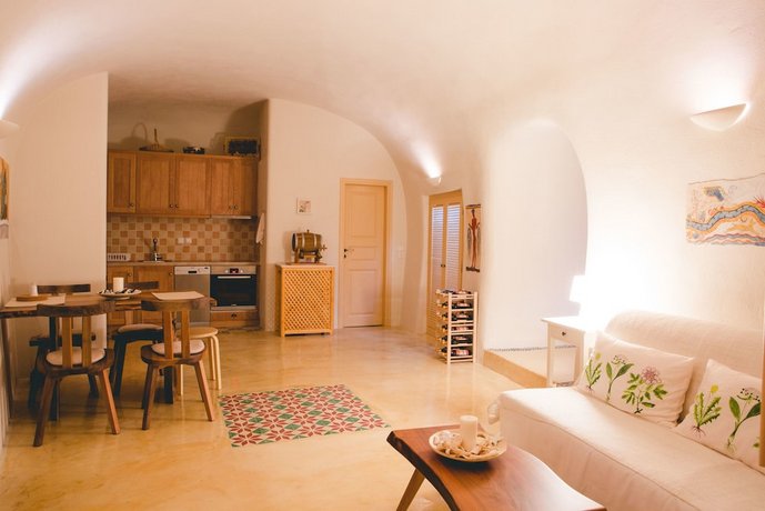 Flora's House & Cave Winery