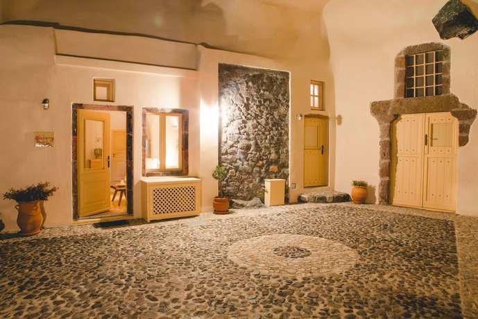 Flora's House & Cave Winery