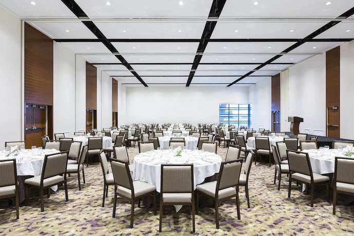 The Westin Wall Centre Vancouver Airport