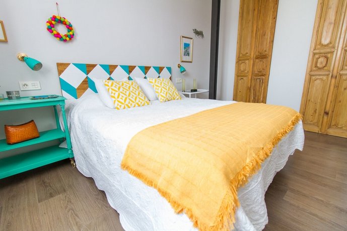 Calle Ollerias Apartments