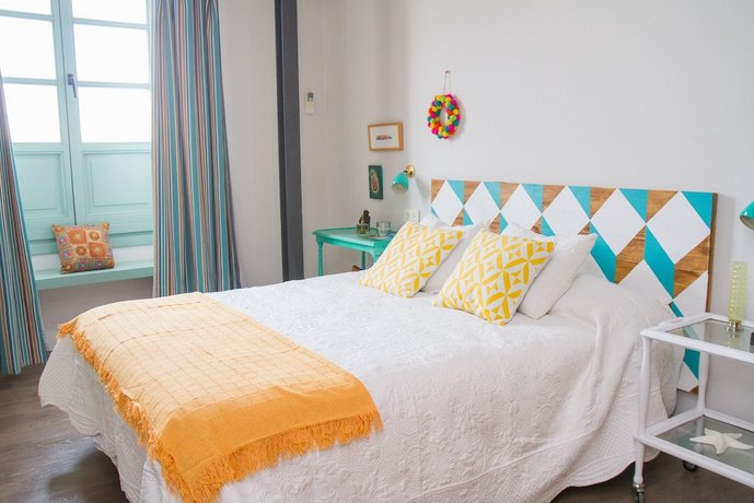 Calle Ollerias Apartments