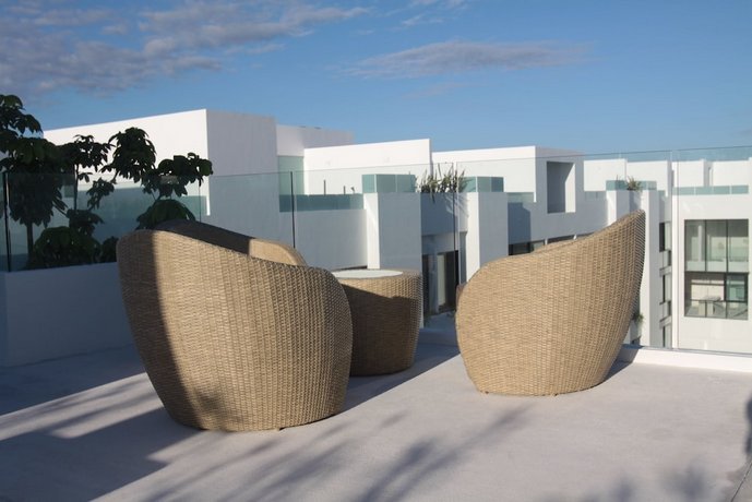 Anah Suites