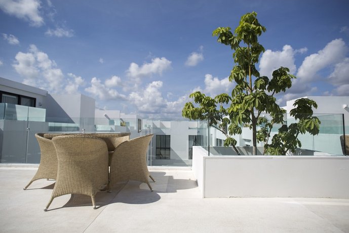 Anah Suites