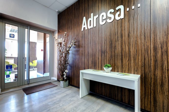 Adresa Suites