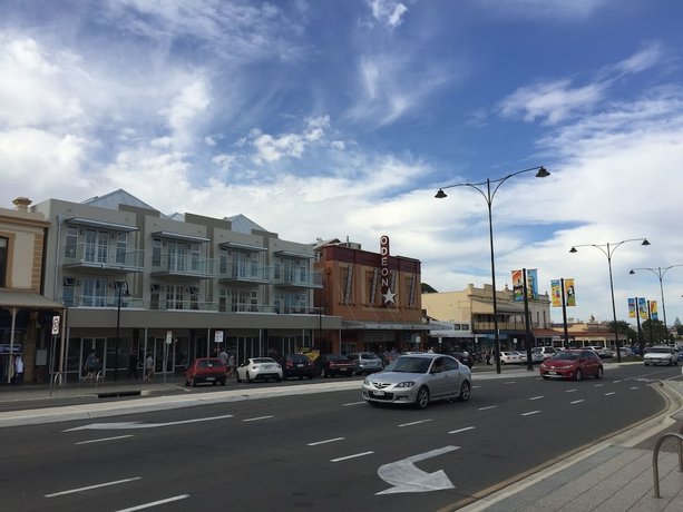 Photo: Semaphore Splash Apartments Photo: Semaphore Splash Apartments