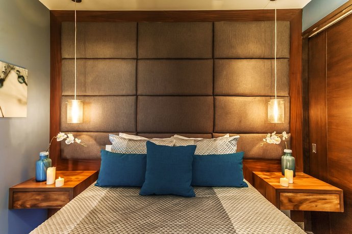 Pinnacle Resorts 220