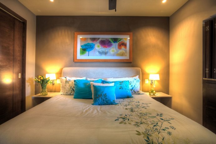 Pinnacle Resorts 220