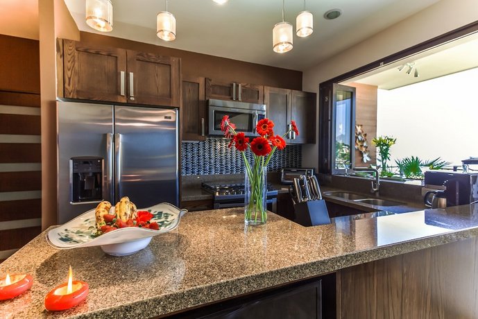 Pinnacle Resorts 220