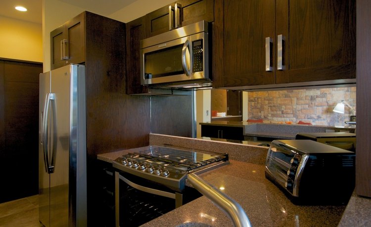 Pinnacle Resorts 220