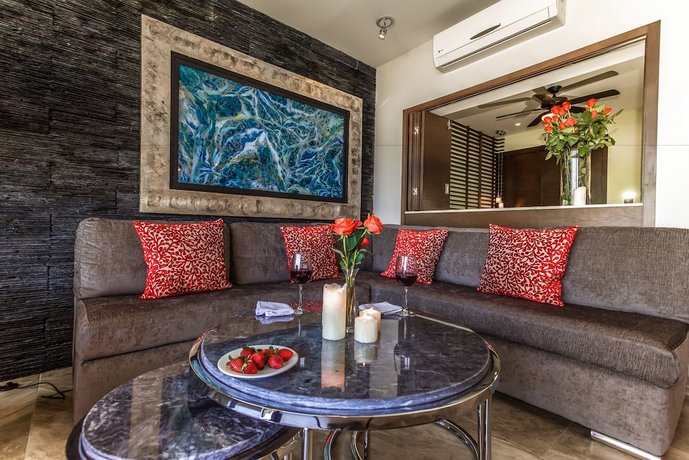 Pinnacle Resorts 220