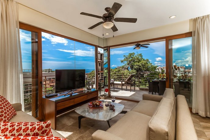 Pinnacle Resorts 220