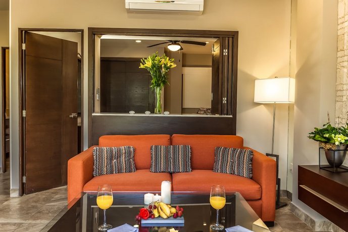 Pinnacle Resorts 220