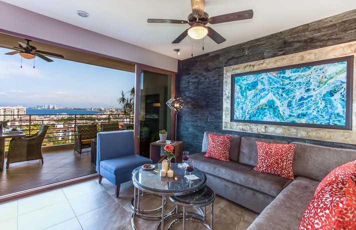 Pinnacle Resorts 220