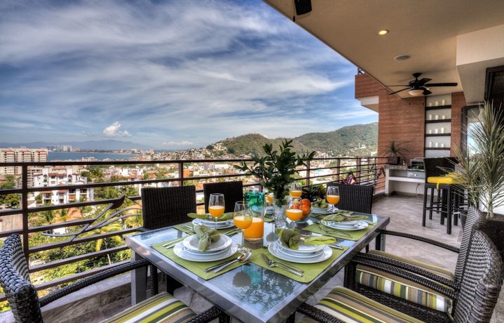 Pinnacle Resorts 220
