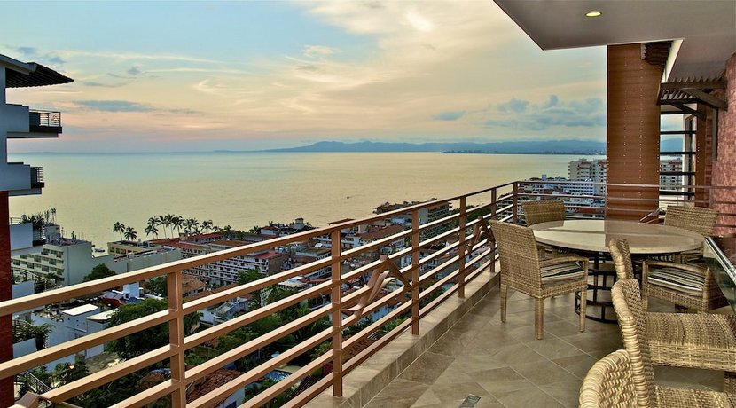 Pinnacle Resorts 220