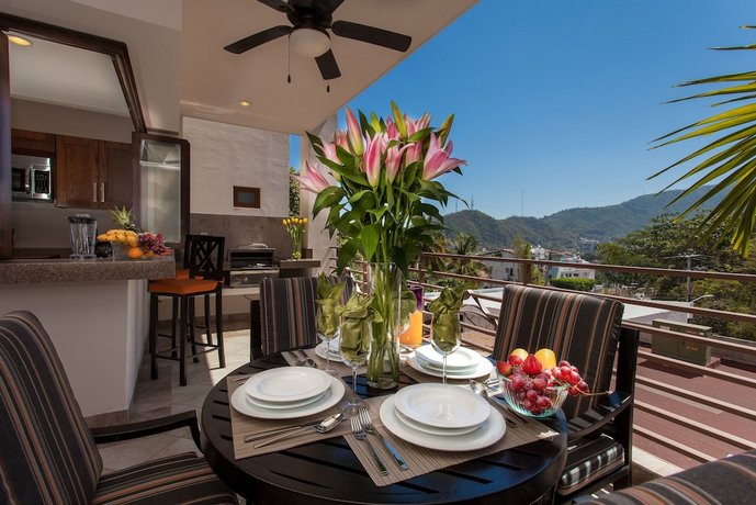 Pinnacle Resorts 220