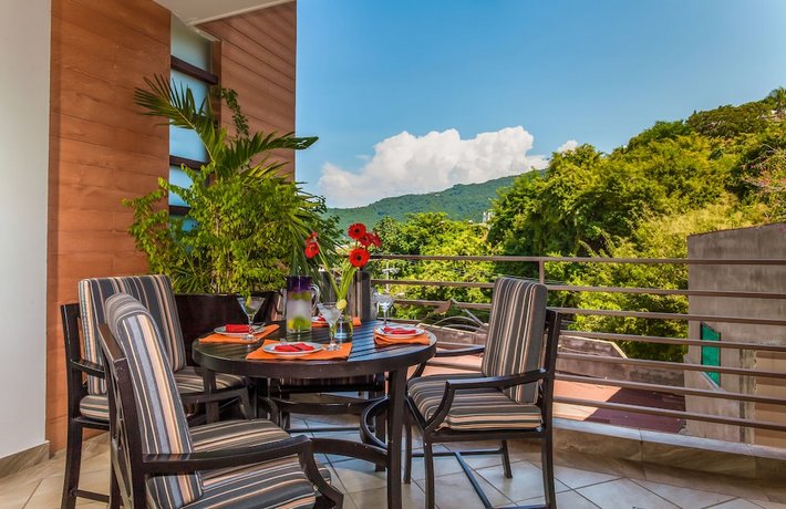 Pinnacle Resorts 220