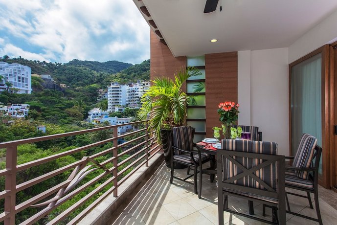 Pinnacle Resorts 220