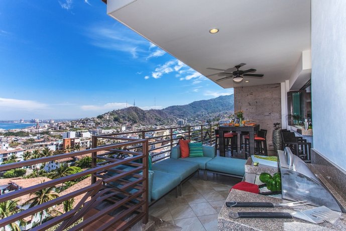 Pinnacle Resorts 220