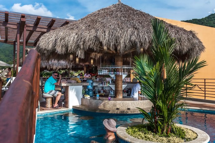 Pinnacle Resorts 220