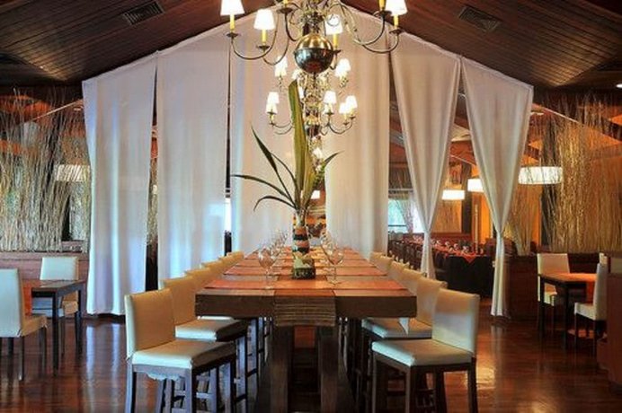 Hotel Raices Esturion