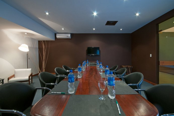 Hotel Raices Esturion