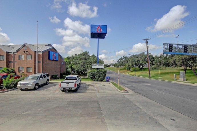 Motel 6 San Antonio Medical Center South