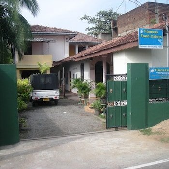 Sri Lak Inn
