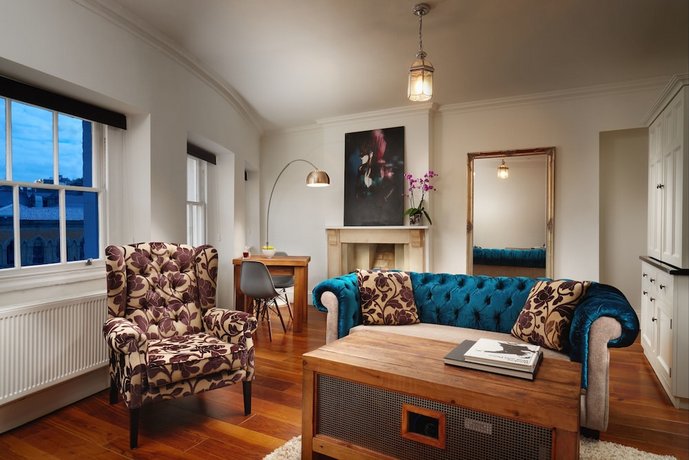 Berkeley Suites